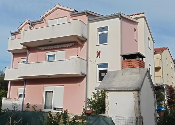 Petra Lejlighed Kaštela